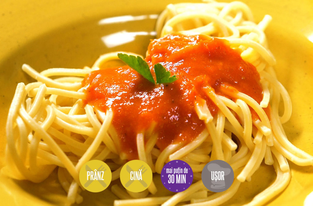 spaghete cu sos de roșii